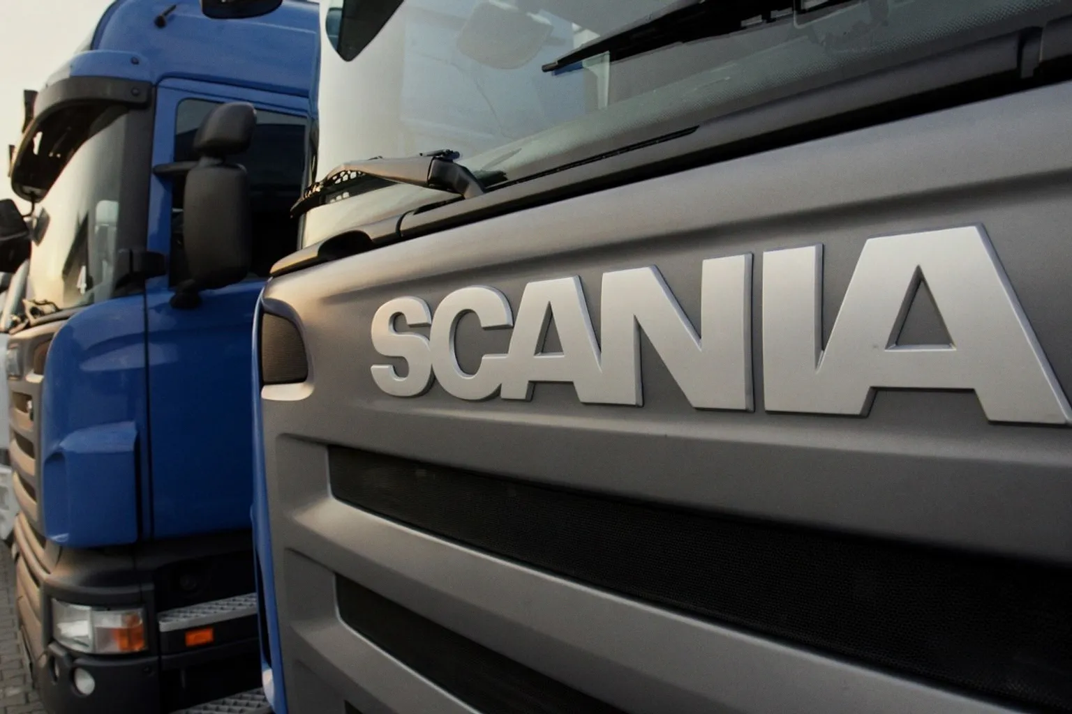 Электрический тягач Scania: как 720 км пробега меняют правила грузоперевозок