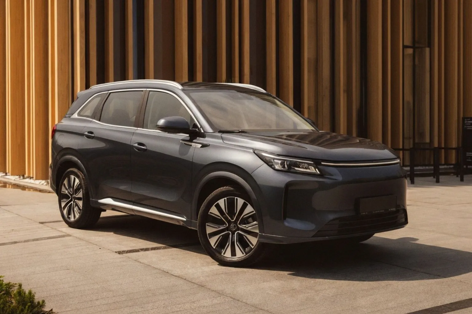Почему кировские автомобилисты массово пересаживаются на электрокары Evolute