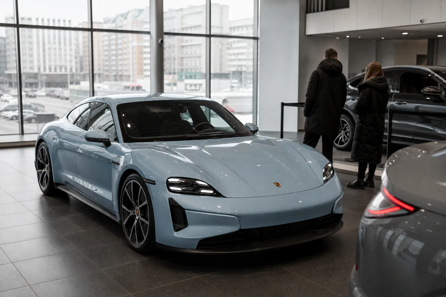 Porsche Taycan обновился: теперь электромобиль ведет себя как бензиновый спорткар