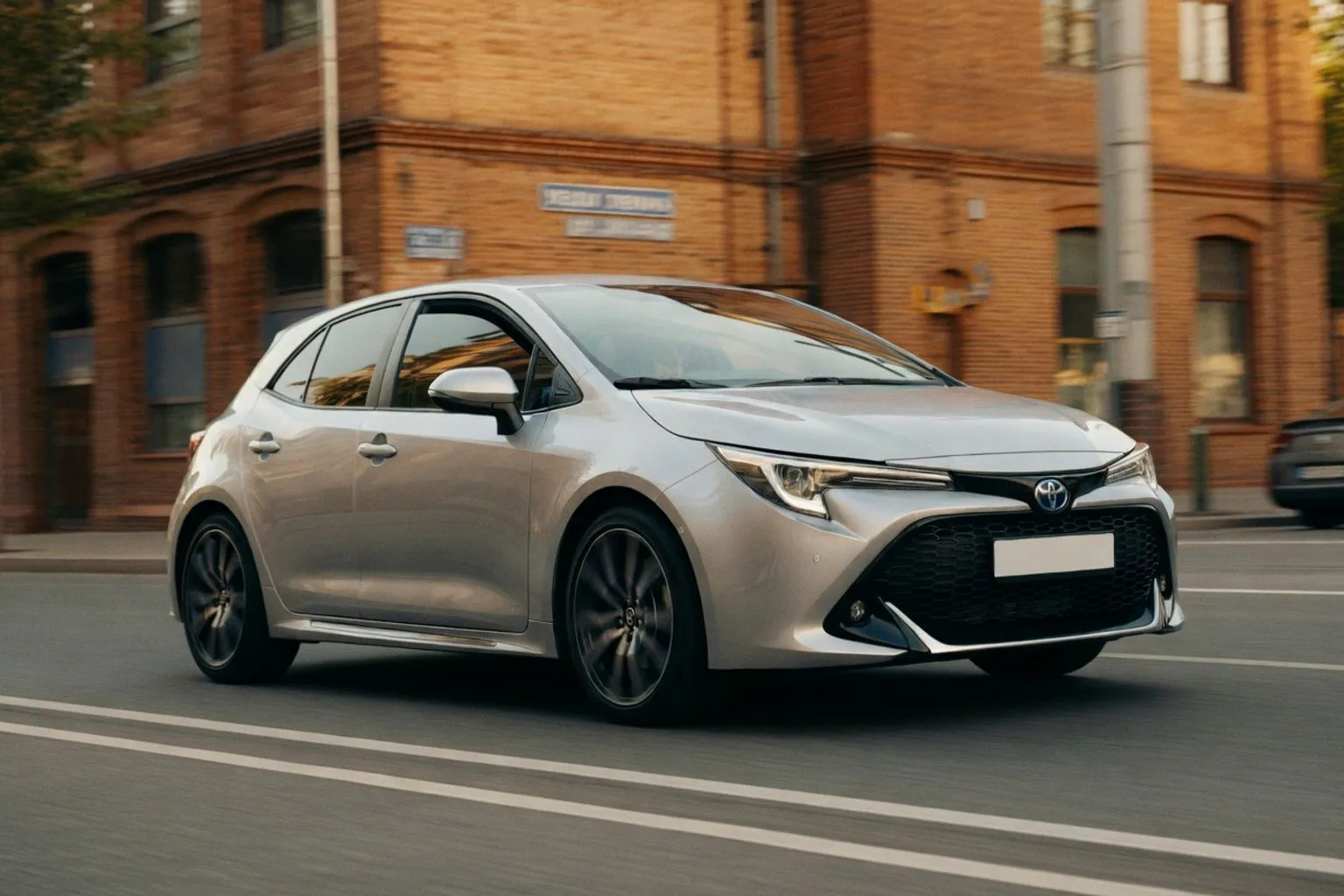Toyota Corolla нового поколения: четыре типа двигателей в одной модели