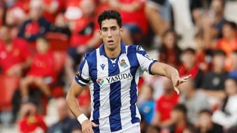 نايف أكرد يتوج بجائزة “لاعب الشهر” في ريال سوسيداد…عقادي نيوز